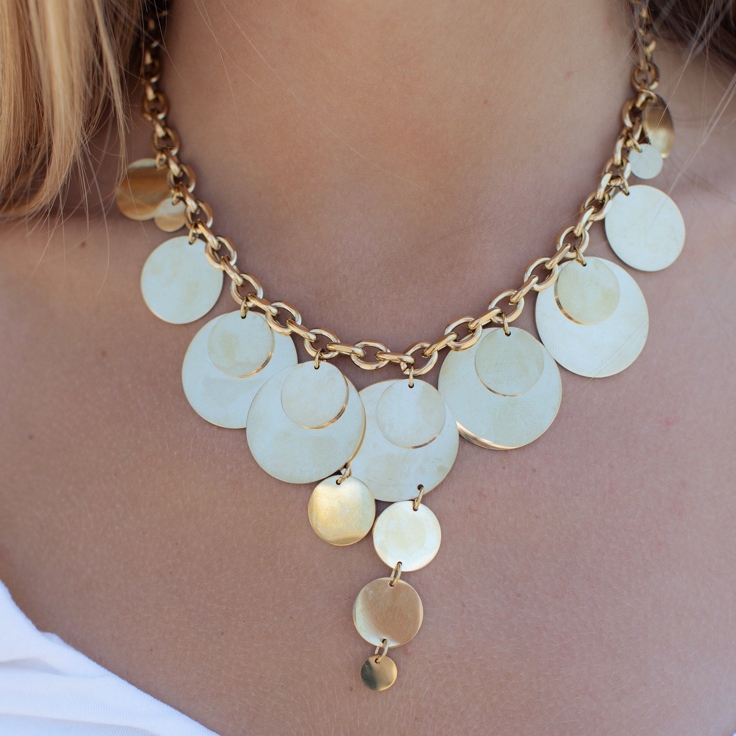 Collar coins