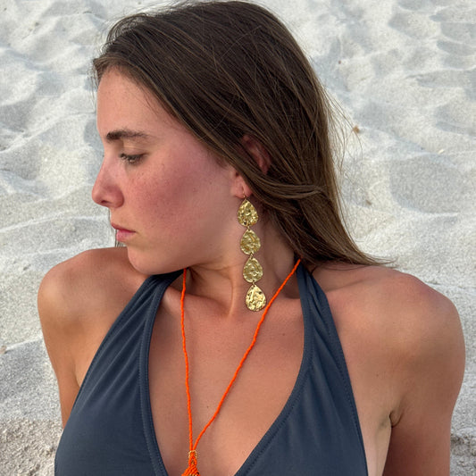 Dangling earrings hit