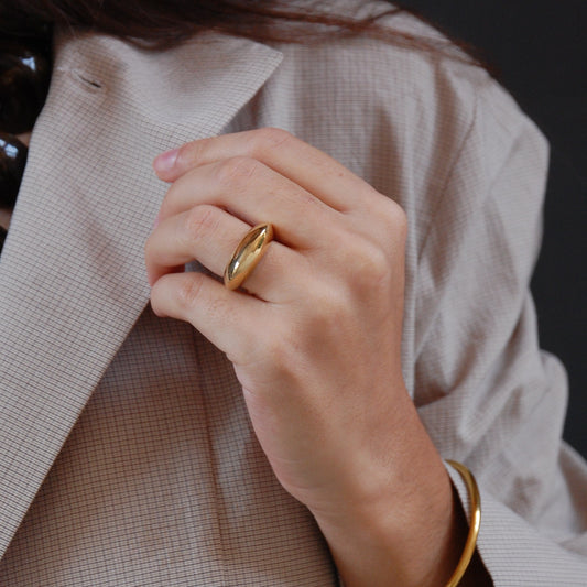 Anillo Hoop, fino ondulado · Blankspot COMO SI NADA