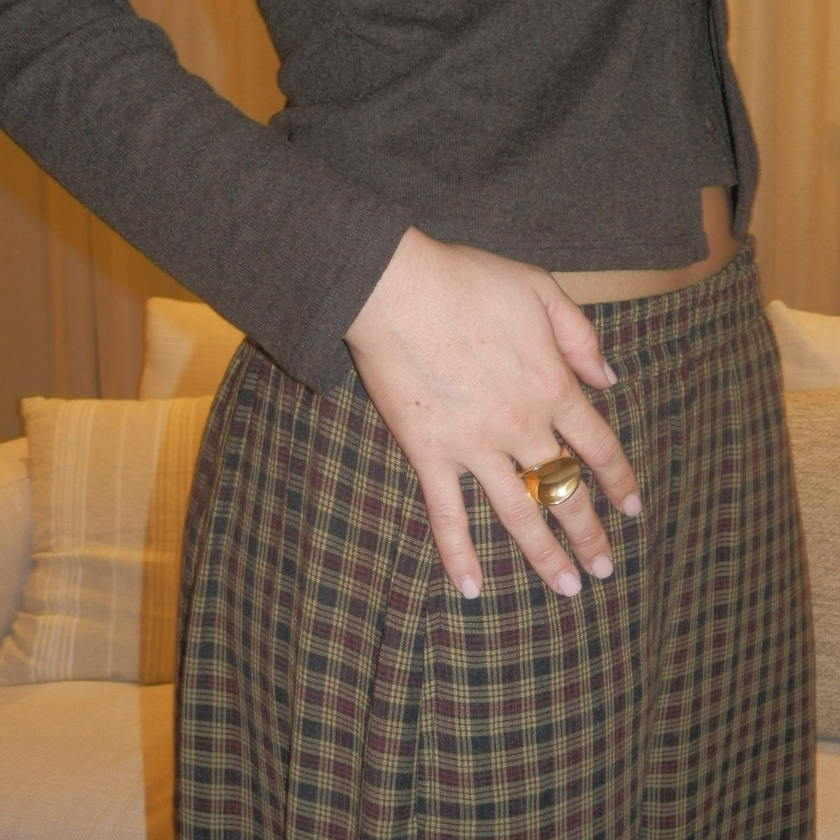 Anillo Messy XL, ancho con forma de onda · puesto · Blankspot COMO SI NADA