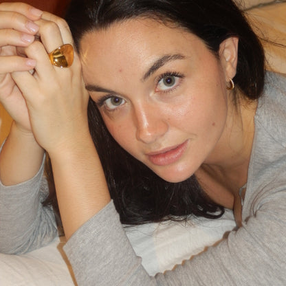 Anillo Messy XL, ancho con forma de onda · puesto · Blankspot COMO SI NADA