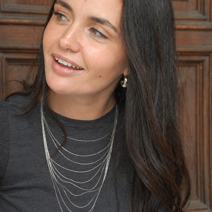 Collar Melena plateado, multicapa de cadenas finas · puesto · Blankspot COMO SI NADA