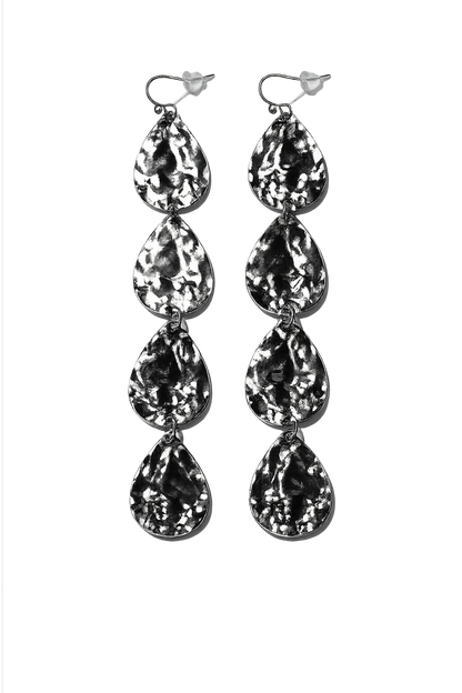 Dangling earrings hit