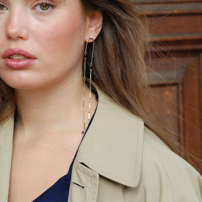 Pendientes Link plateado, de cadena con cuentas · puesto · Blankspot COMO SI NADA